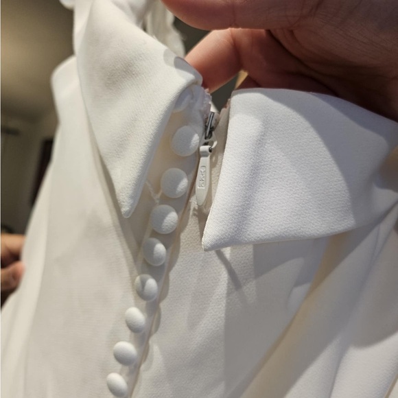 NWT DAVID’S BRIDAL Mermaid Off-The-Shoulder Crepe Wedding Dress Sz 14 - Picture 8 of 11